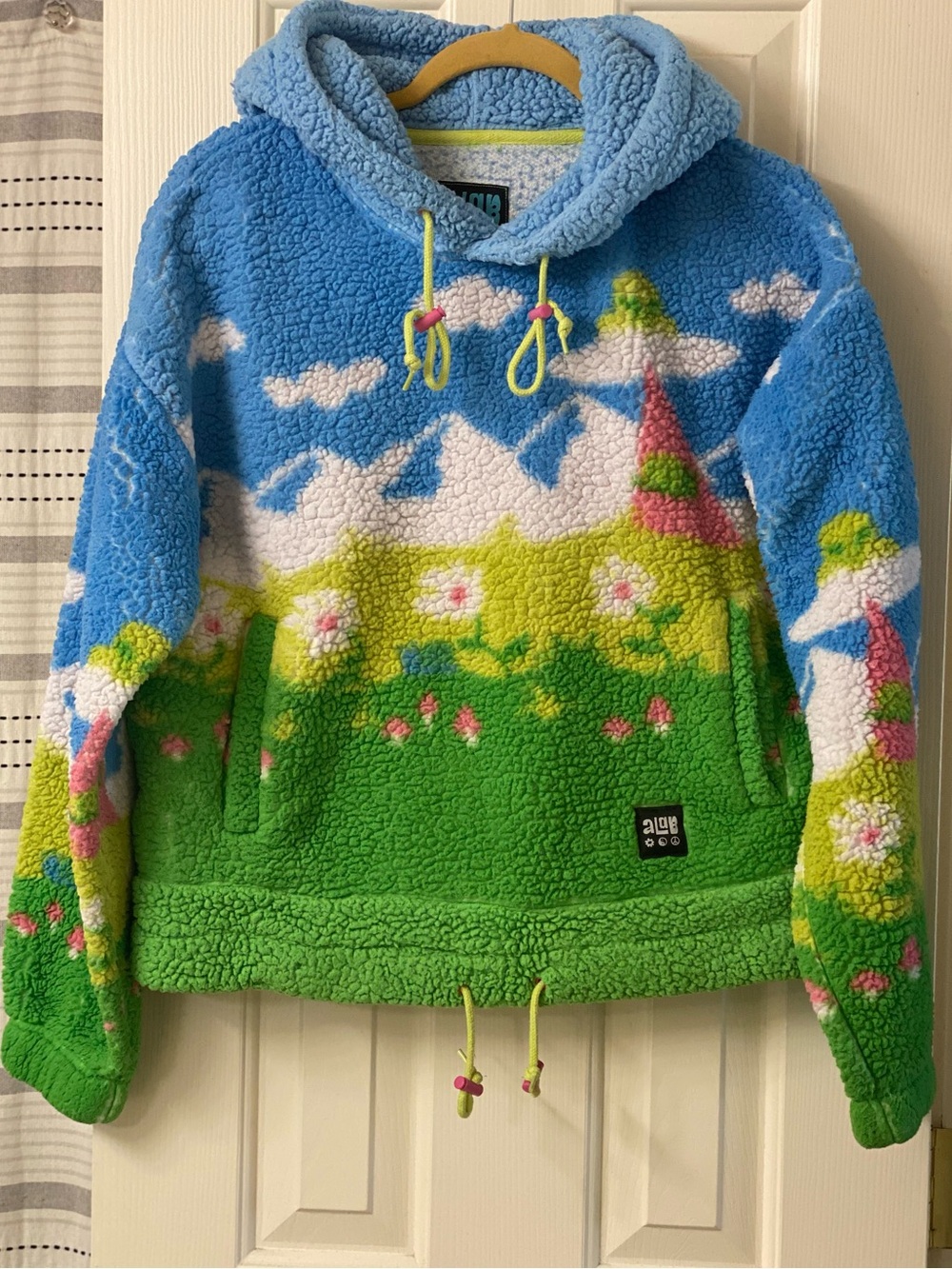 A-Lab Kadley Trippy Landscape Blue & Green Crop Sherpa Hoodie Size Medium